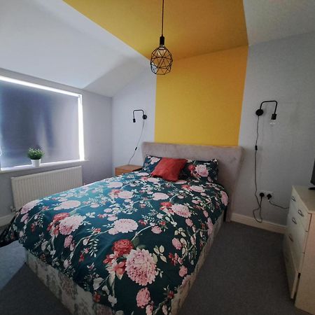 Private And Comfortable Room In Cosy Home Nottingham Bagian luar foto